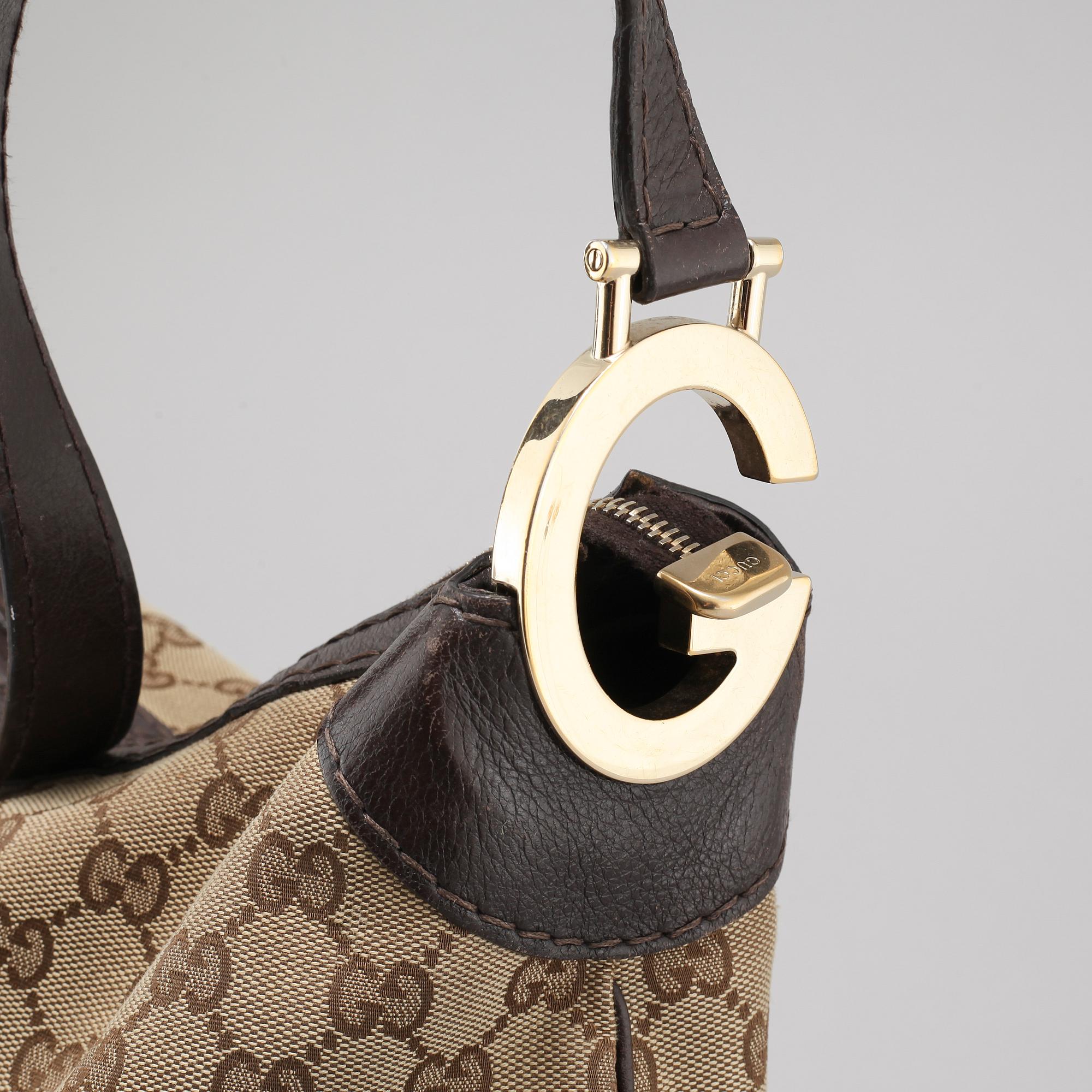 A Gucci bag, model "Charlotte Medium Hobo bag".