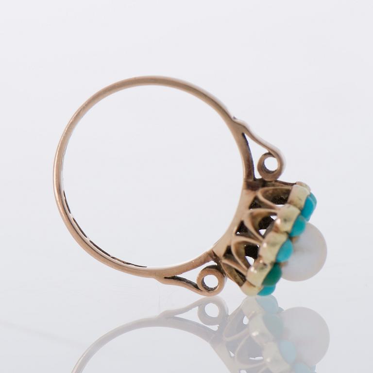 A RING, cultured pearl, cabochon cut turquoise, 14K gold. Eino Leppänen, Helsinki Finland 1959.