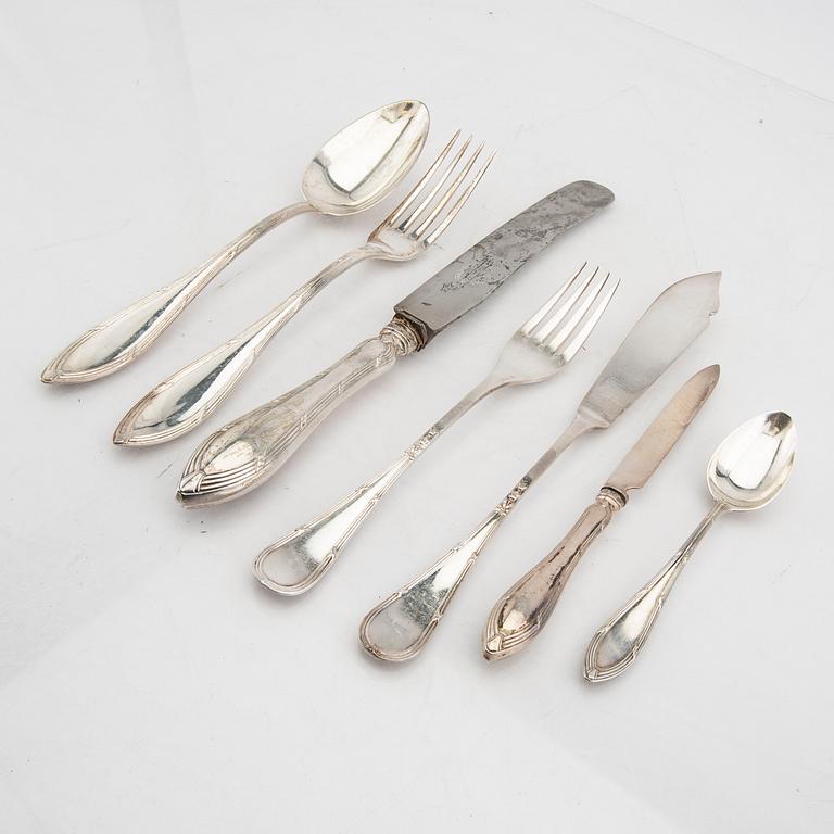 Cutlery 41 dlr silver Sundsvall 1910s and fish cutlery 24 dlr NS, weight 2600 grams.