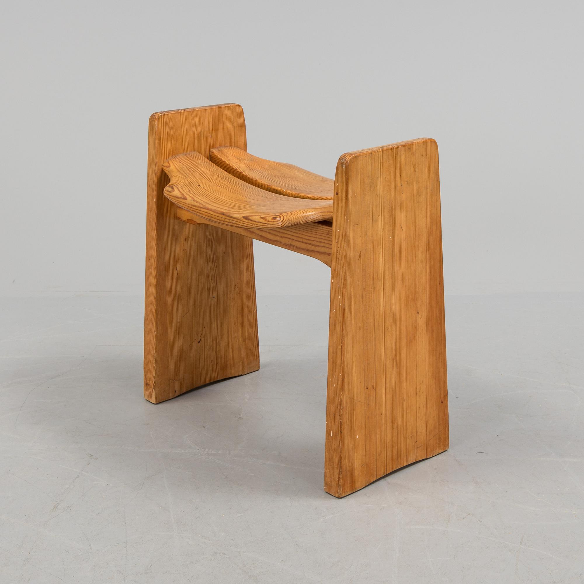 GILBERT MARKLUND, pall, för Furusnickarn AB. 1900-talets andra hälft.