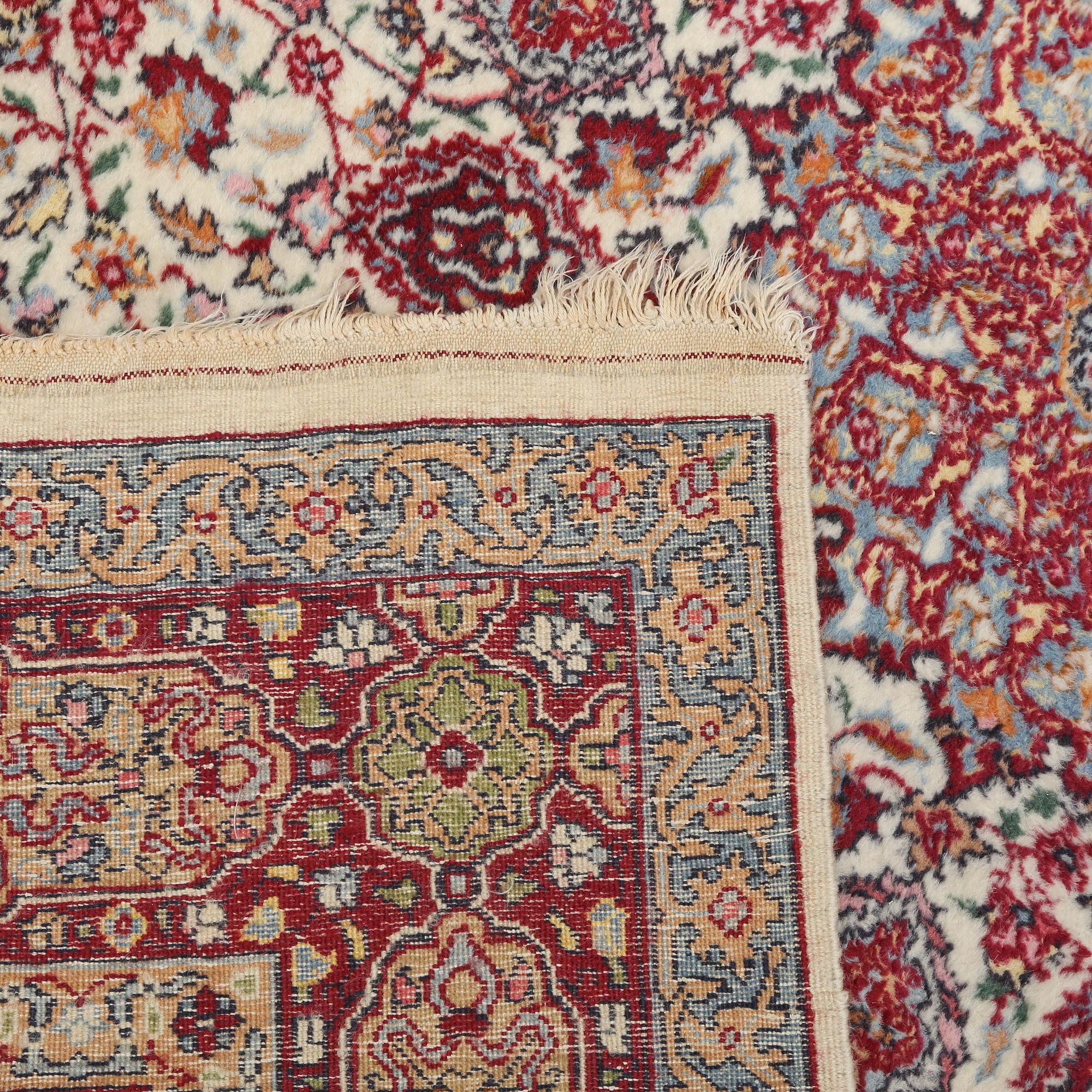 Matta, Kirman, old, 194 x 122 cm, bär inskription.