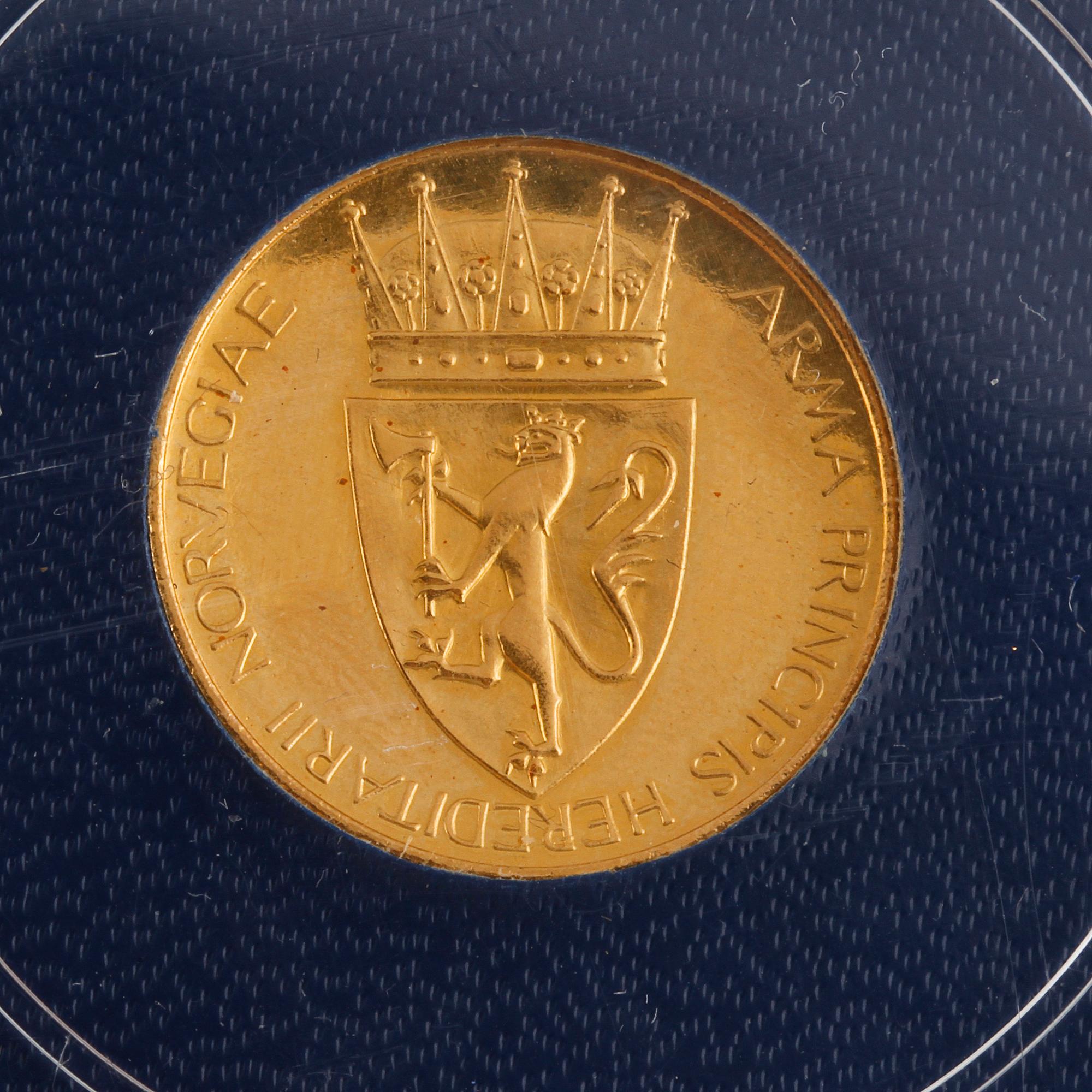 MYNT, 3 st, guld, bl a Österrike-Ungern, total vikt 22 g.