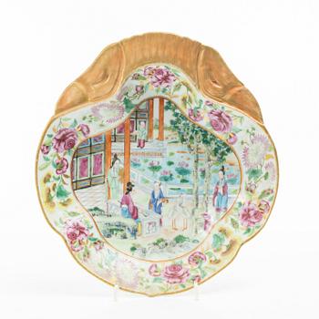 Fat, tre stycken, porslin. Qingdynastin, Kanton, 1800-tal.