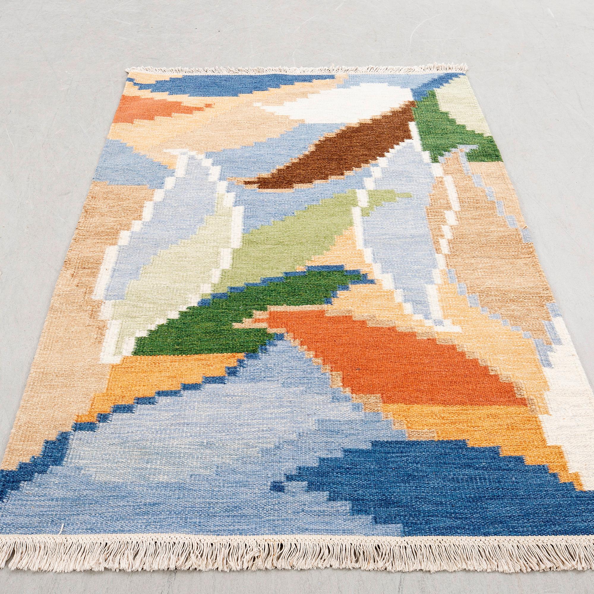 Rug, röllakan, 201 x 141 cm.