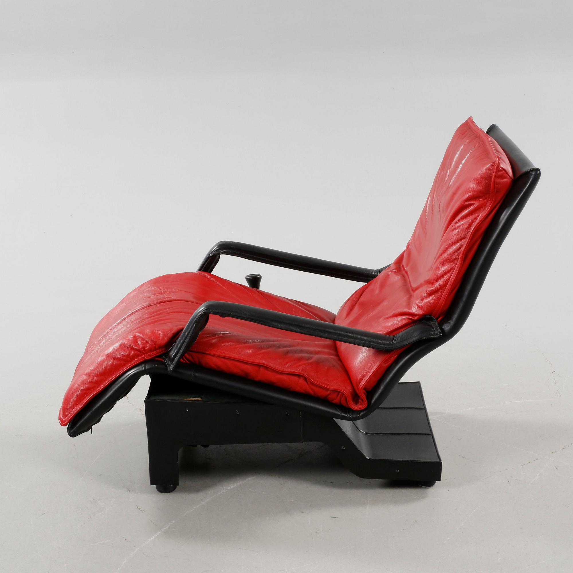 An easy chair, model Cobra, designed by Giuseppe Zani for Zani, Collezione Poltrone in Italy, late 20th century.