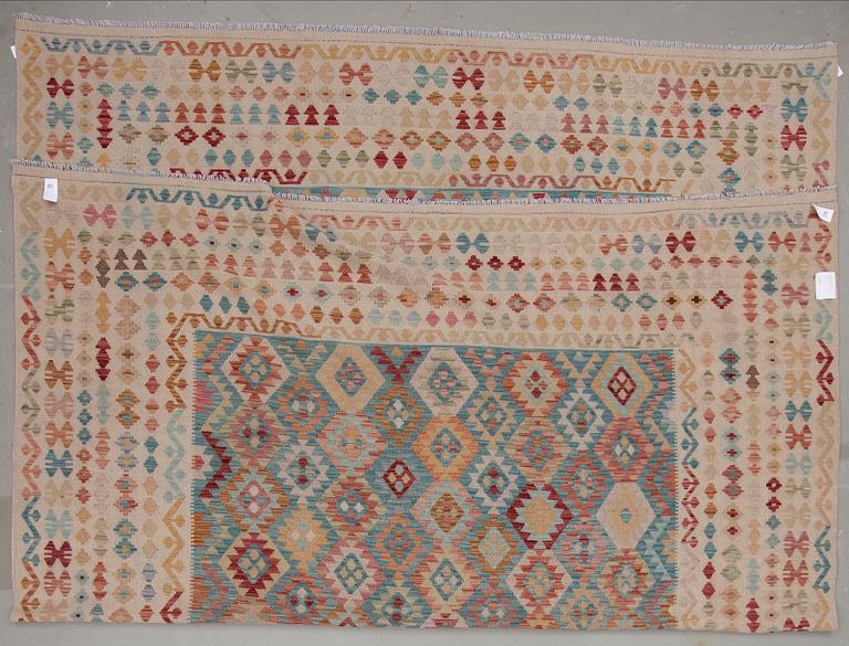 KELIM, Uzbekistan. Ca 385x305 cm.