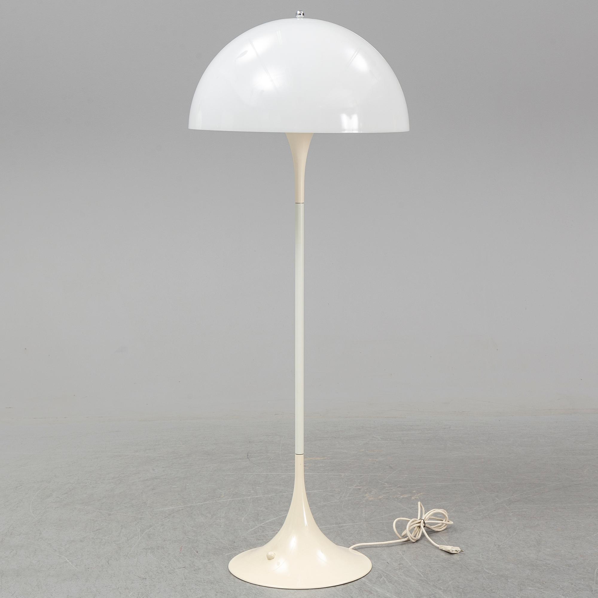 VERNER PANTON, golvlampa, "Pantella", Louis Poulsen, Danmark.
