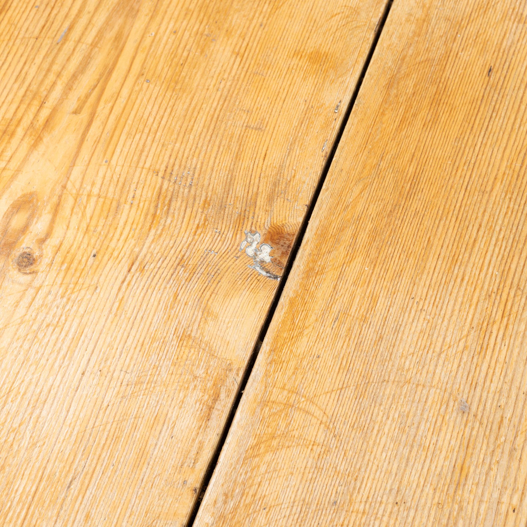 A pine gate-leg table, first part of the 19th century,