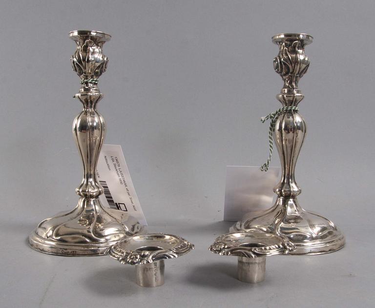 LJUSSTAKAR, ett par. Silver, Adolf Lilja, Stockholm 1850.