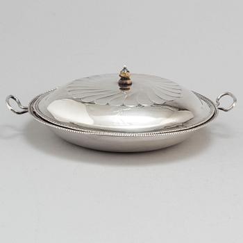 An English 19th century silver serving dish and cover, marked IR London 1844.