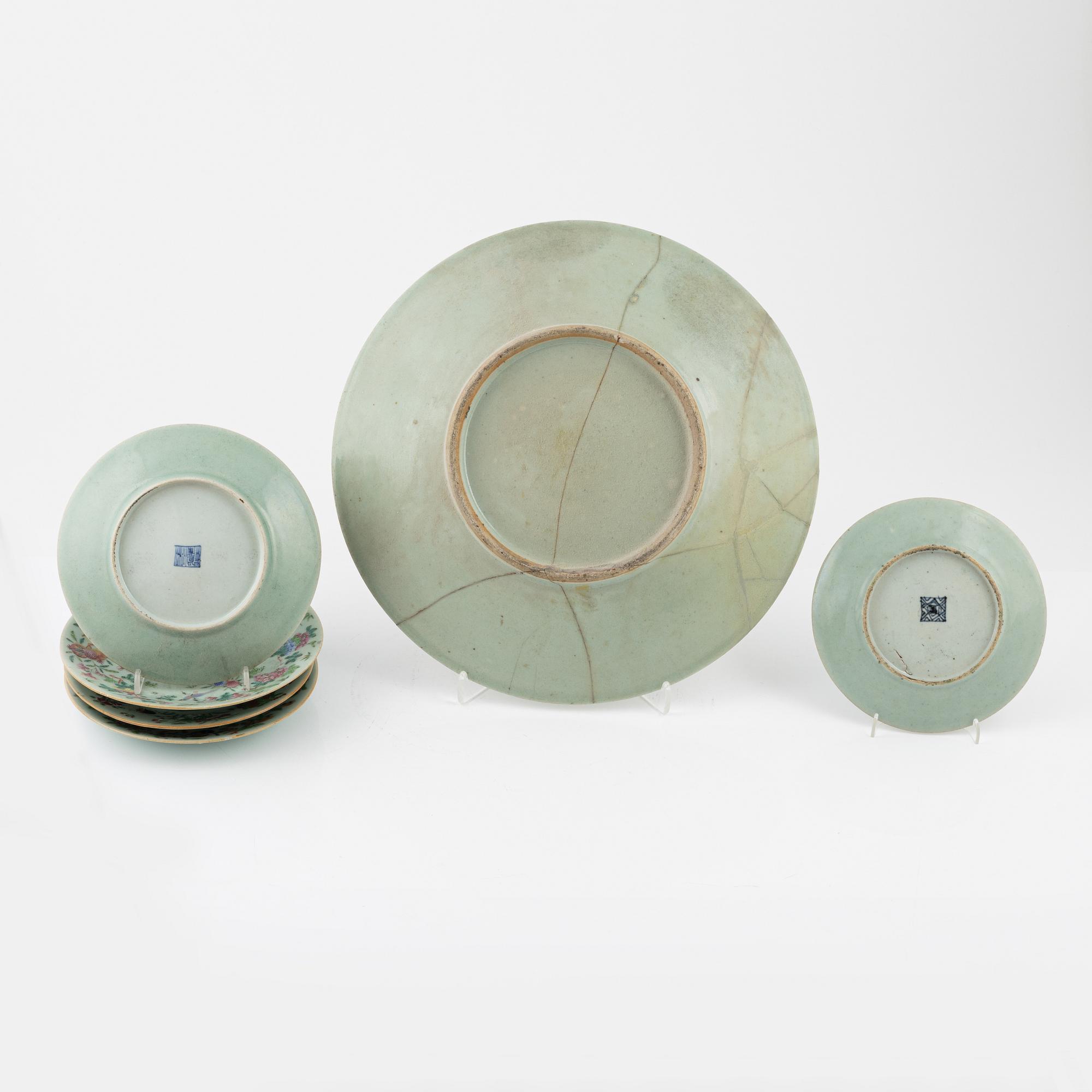 Five porcelain plates and a dish, China, Qing Dynastu, 19th century.
