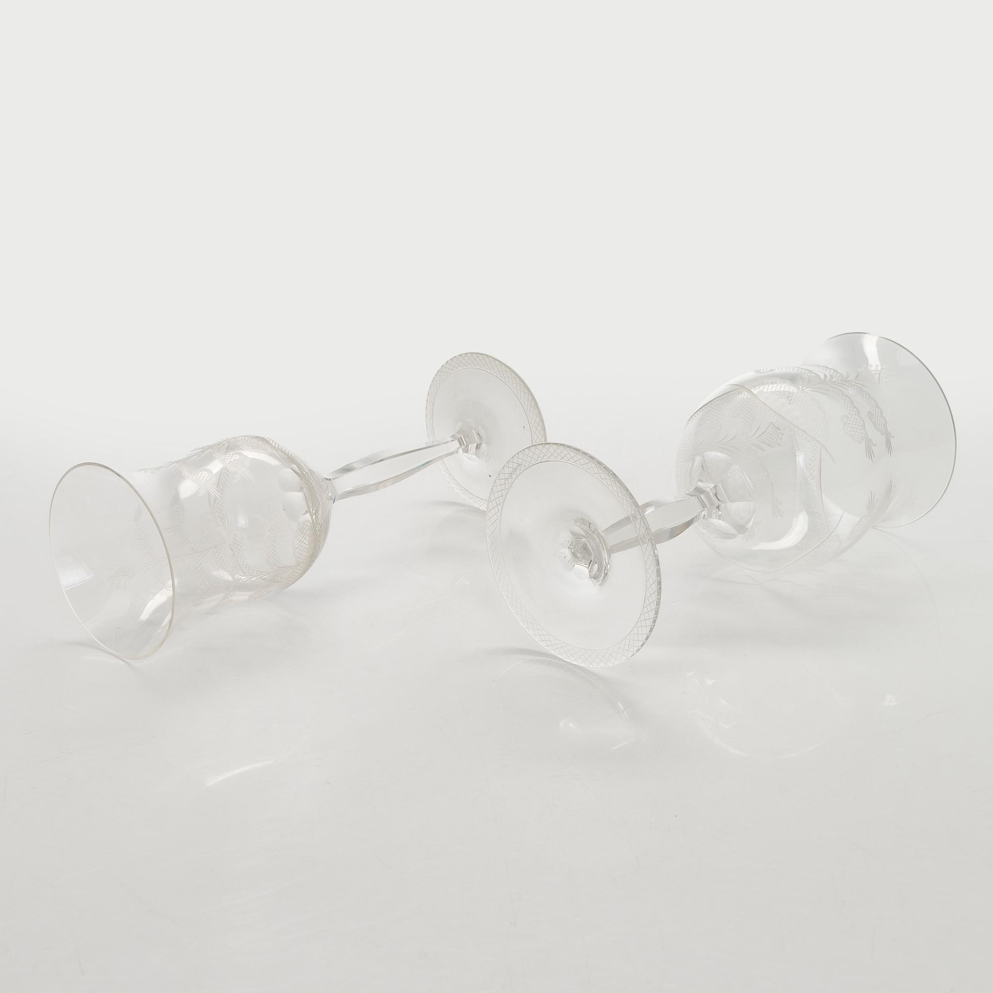 Edvard Hald, A set of 78 pieces "H 208" glassware, Orrefors.