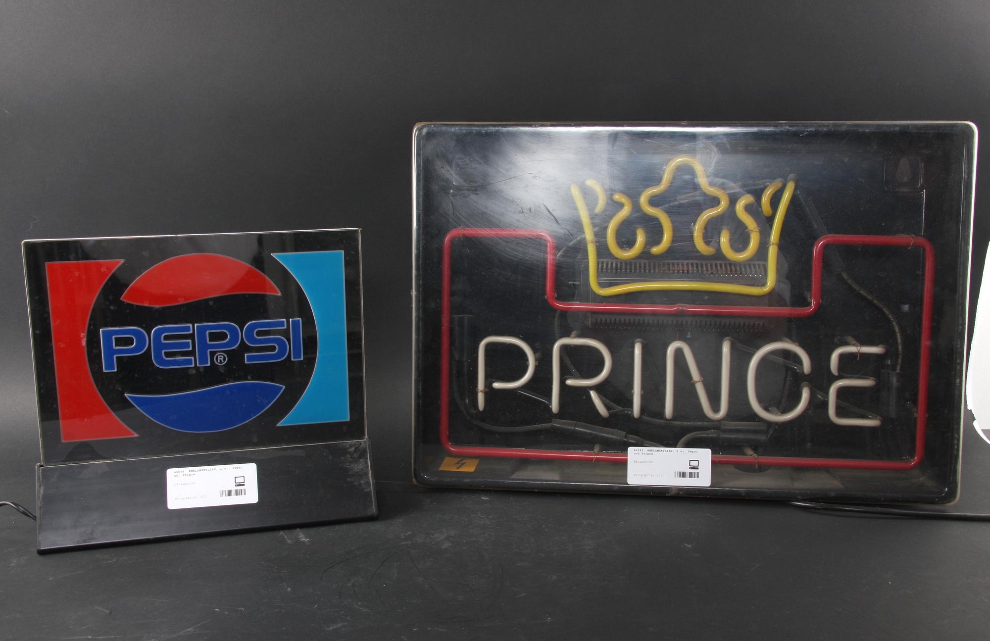 REKLAMSKYLTAR, 2 st, Pepsi och Prince.