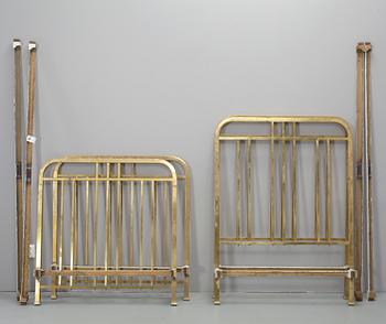 SÄNGAR, ett par, mässing, 1920/30-tal.