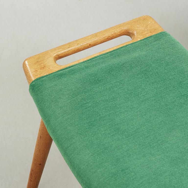 HANS J WEGNER, fåtölj "Bamse" med fotpall, AP-stolen, Danmark 1950-60-tal.