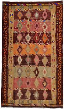 A carpet, kilim Turkiet, ca 318 x 183 cm.