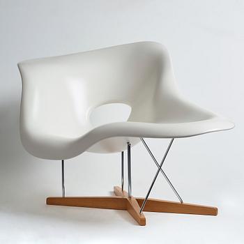 Charles & Ray Eames, "La Chaise",  Vitra 2012.