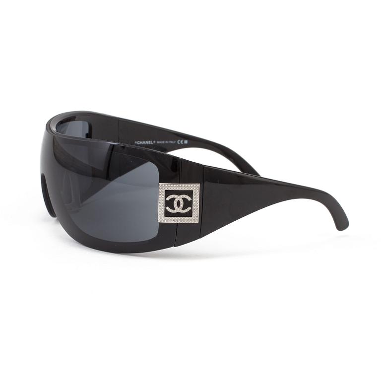 A PAIR OF SUNGLASSES, Chanel.