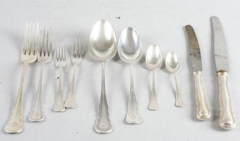 BESTICKSUPPSÄTTNING, silver, 242 delar, i schatull. "Chippendale", CG Hallberg, Stockholm, 1917.