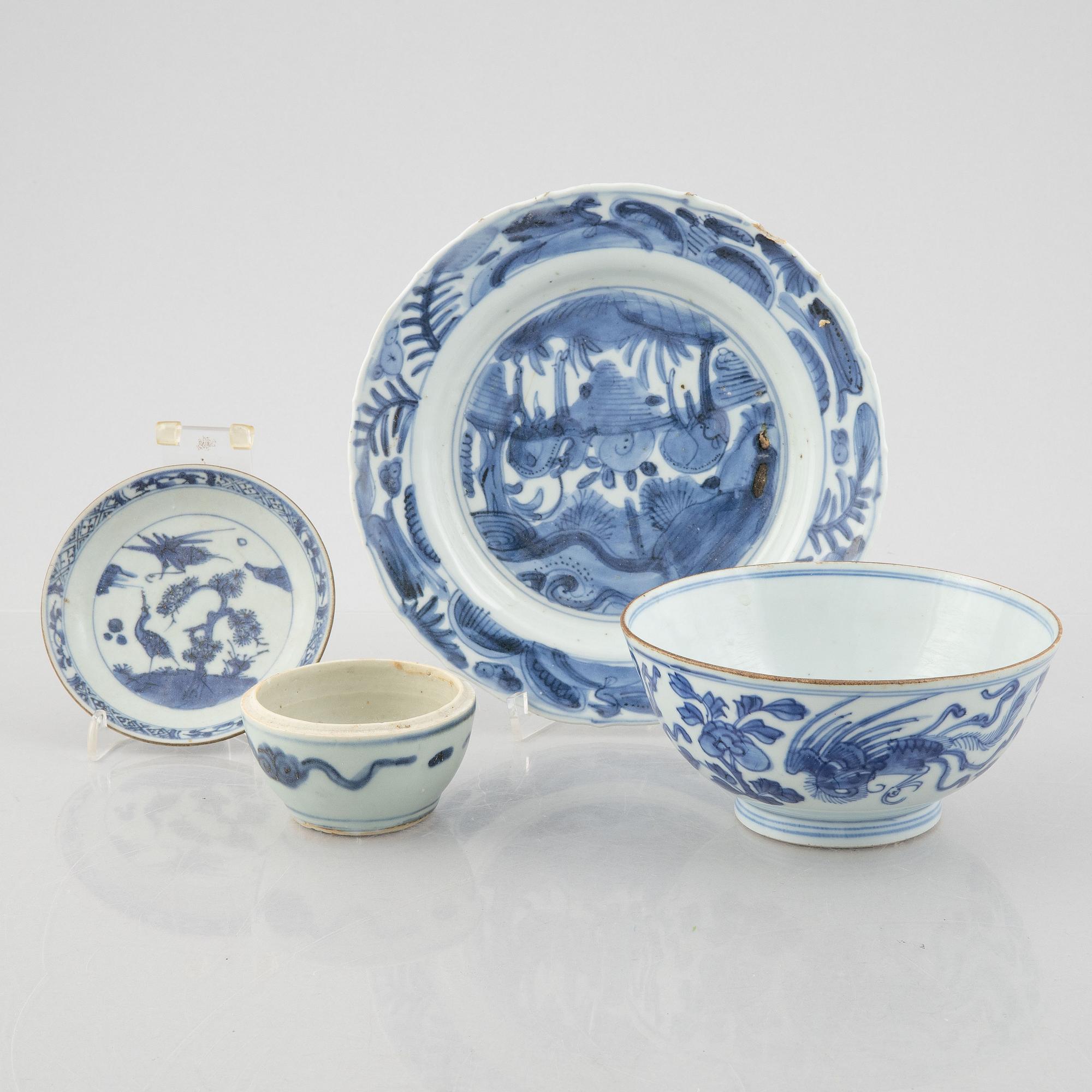 A group of four blue and white vessels, China, 17th/18th century.