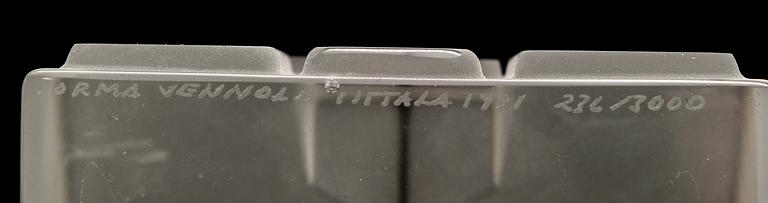 JORMA VENNOLA, A set of five chrystal glass sculptures "THe Iittala village". Signed.