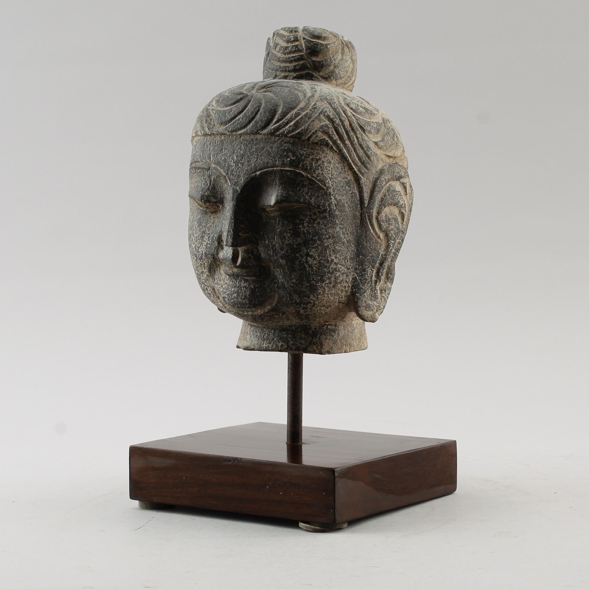 SKULPTUR, sten, ostindisk, sannolikt 1900-talets senare del.