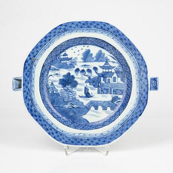 A blue and white hot water dish, Qing dynasty, 19th Century.