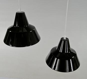 TAKLAMPOR, ett par, Vaerkstedlampa, Arne Jacobsen, Louis Poulsen, 1900-talets andra hälft. Höjd ca 22 cm.