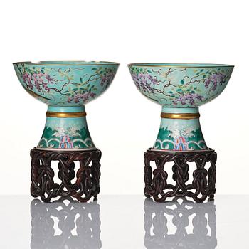 A pair of Chinese stemcups, with the mark of dowager empress Ci Xi, Dayazhai, late Qing dynasty.