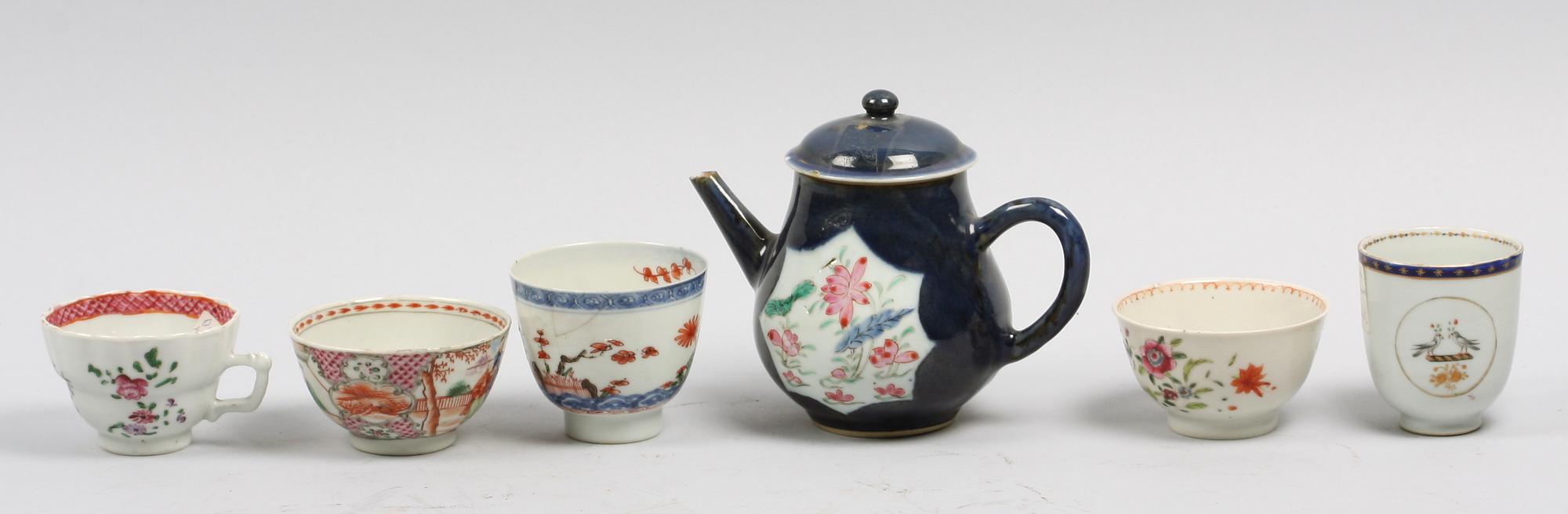 KOPPAR SAMT TEKANNA, 6 delar, porslin, Kina, 1700-tal.
