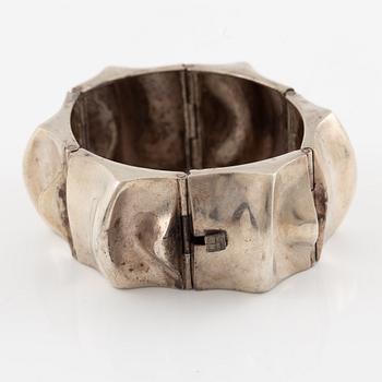 Matti Hyvärinen, armband, sterlingsilver, Sirokoru Oy 1973.