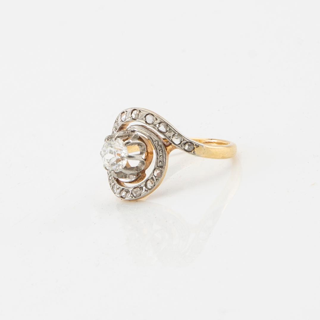 Ring in 18K gold with old-cut and rose-cut diamonds, France, first half of the 20th century.
