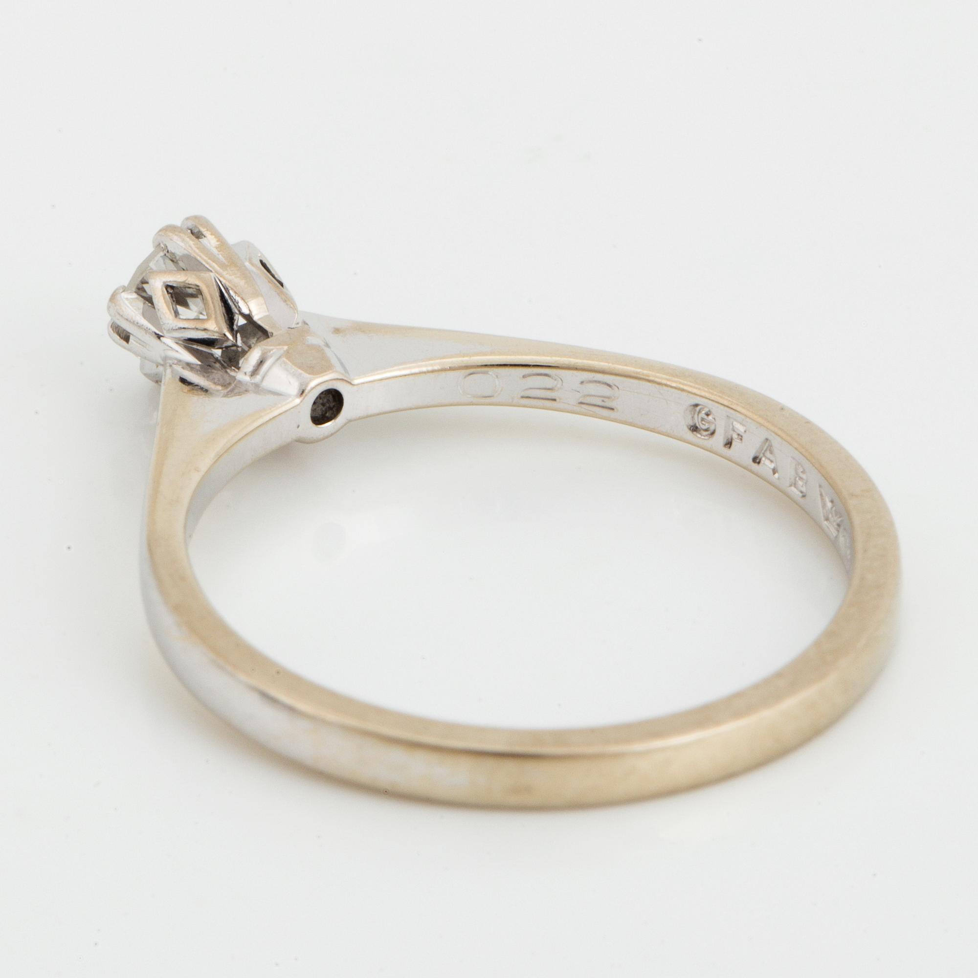 RING, med briljantslipad diamant 0.22 ct enligt gravyr.