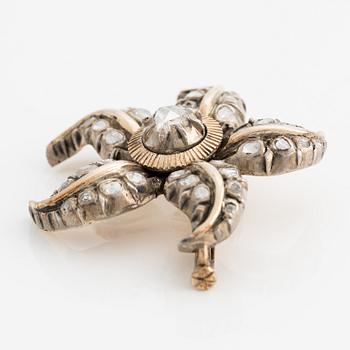Brooch in the shape of a starfish, 14K gold and silver with rose-cut diamonds.