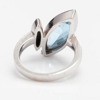RING, 14K vitguld, topas, diamanter ca 0.05 ct tot.