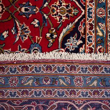 A carpet, Kashan, ca 386 x 286 cm.