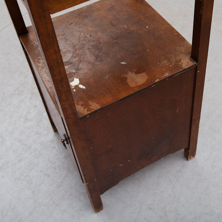 SÄNGBORD, 1900-talets första hälft.