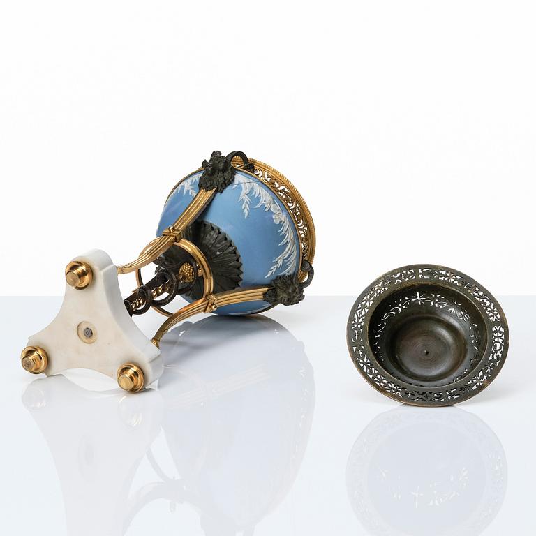 Potpourriurnor med lock, ett par, 1800-tal.