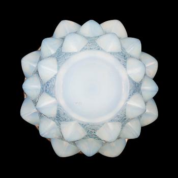 A René Lalique 'Rampillon' opalescent vase, France post 1928.