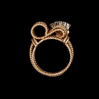 RING, 18K guld, 5 st 8/8 slipade diamanter. Vikt 6,2 g.