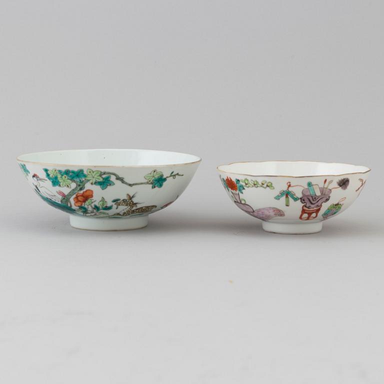 Two late Qing Dynasty porcelaine bowls, around 1900.