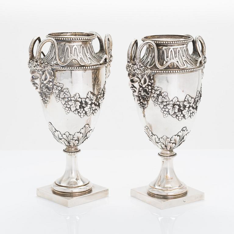 A pair of silver vases, pseudo-marks, first quarter of the 20th century,