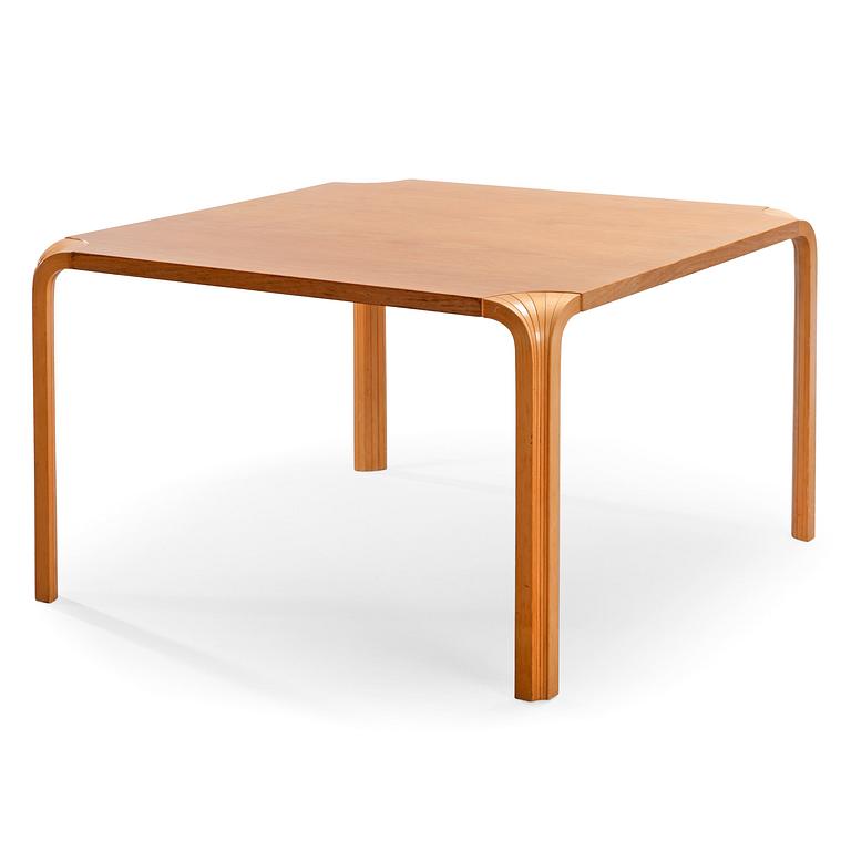 Alvar Aalto, AN X-LEG TABLE. Design Alvar Aalto. Fan-shaped birch legs, oak veneered top. 1960s.