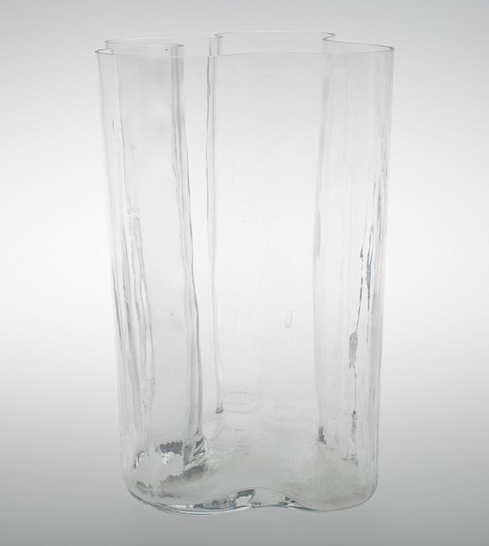 Alvar Aalto, A VASE.