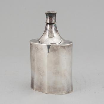 CG JONSSON SILVERSMITH, a sterling silver bottle with stopper, Stockholm 1977.