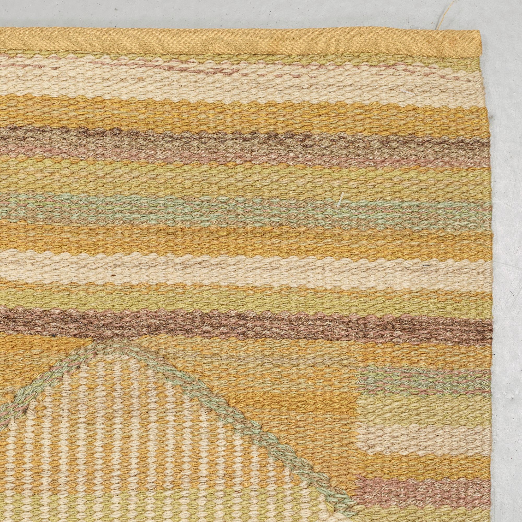 Barbro Nilsson, CARPET. "Spättan gul". Flat weave. 353,5 x 253 cm. Signed AB MMF BN.