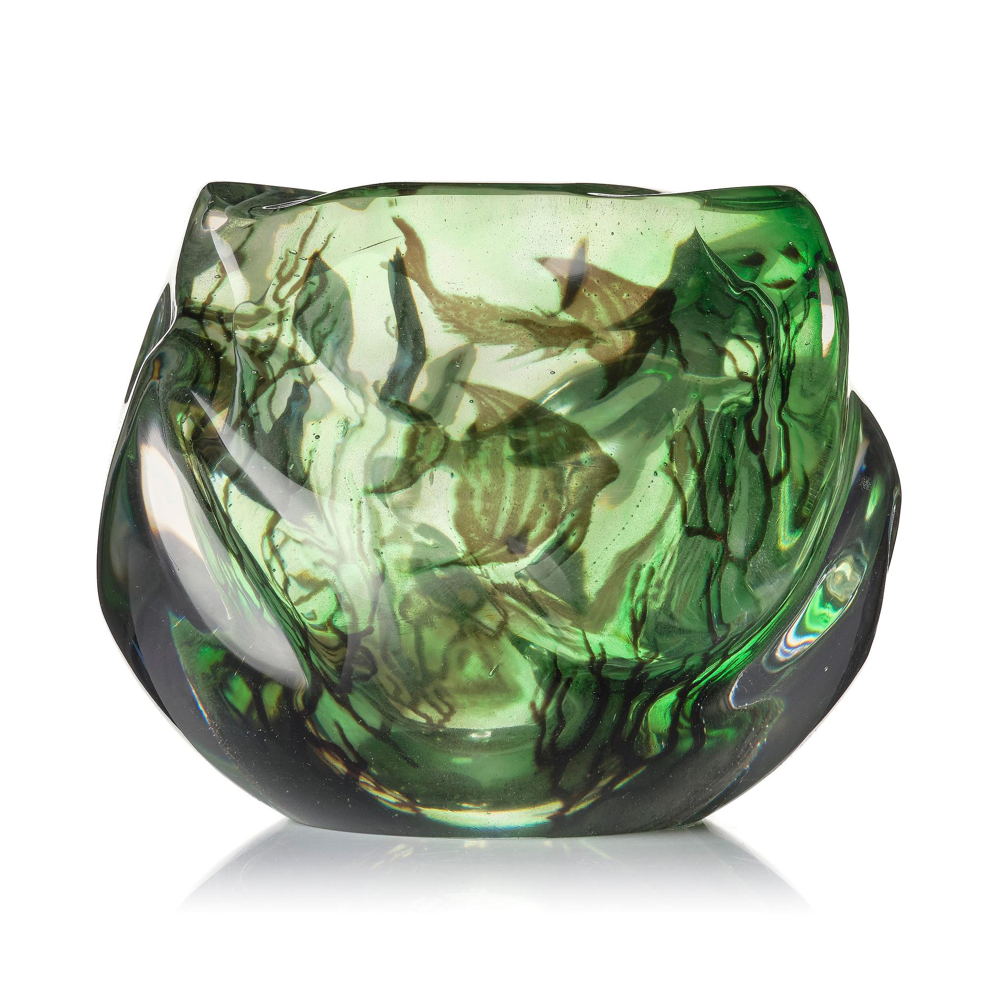 Edward Hald, a fish graal glass object, Orrefors 1944, no 1500.