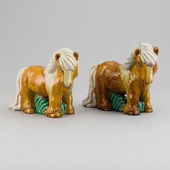 GUNNAR NYLUND, two stoneware sculptures of horses, Rörstrand, Sweden mid 20th century.