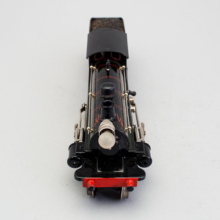 A tinplate Märklin steam locomotive with tender F 13040, 0 Gauge, Germany, 1920s.