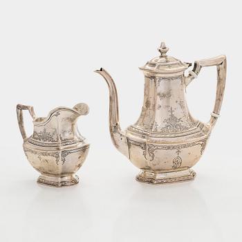 R. Wallace & Sons, a silver coffee pot and cream jug, Wallingford, Connecticut, USA.